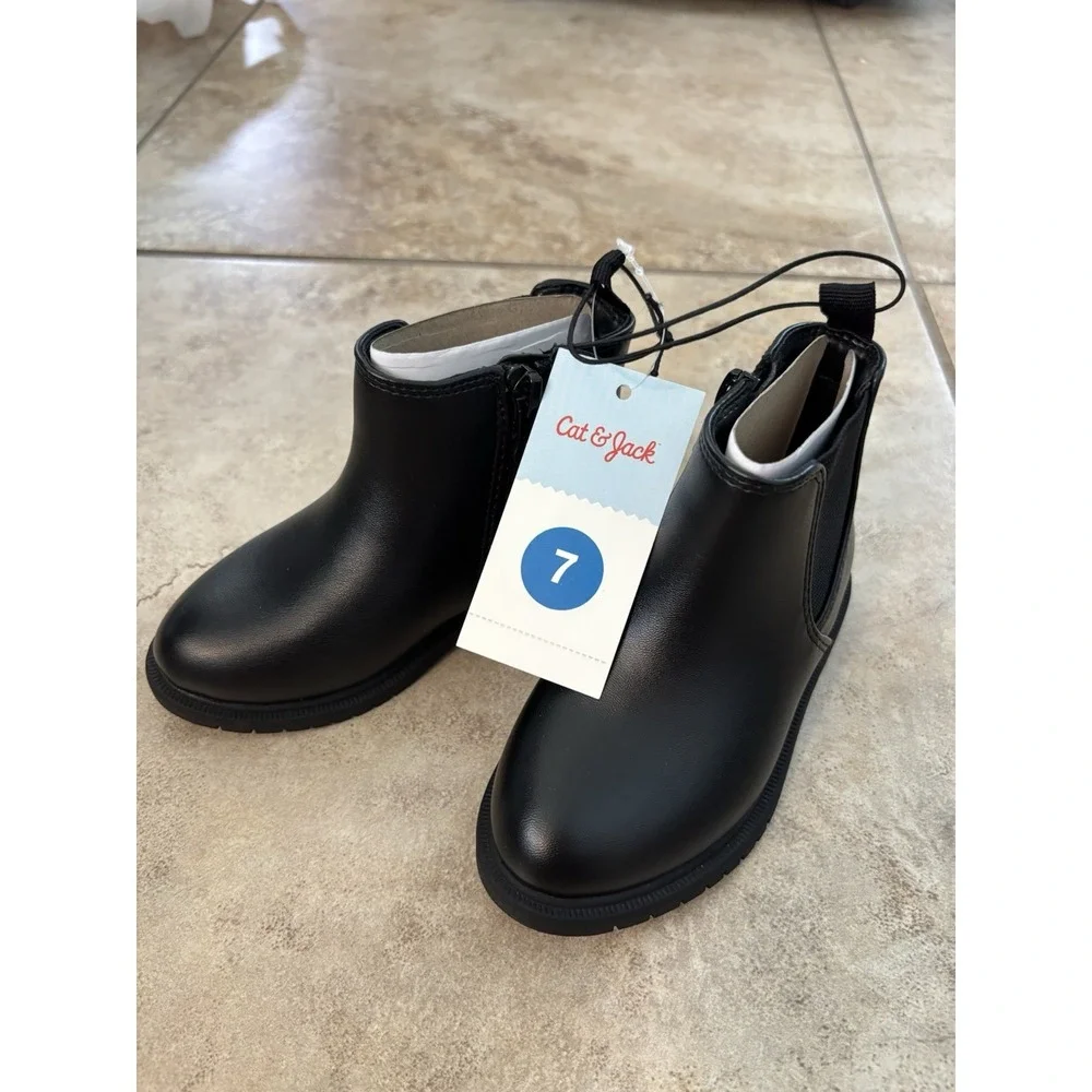 Cat & Jack Girls Black Ankle Boots Size 7 Side Zip Lug Sole NWT
